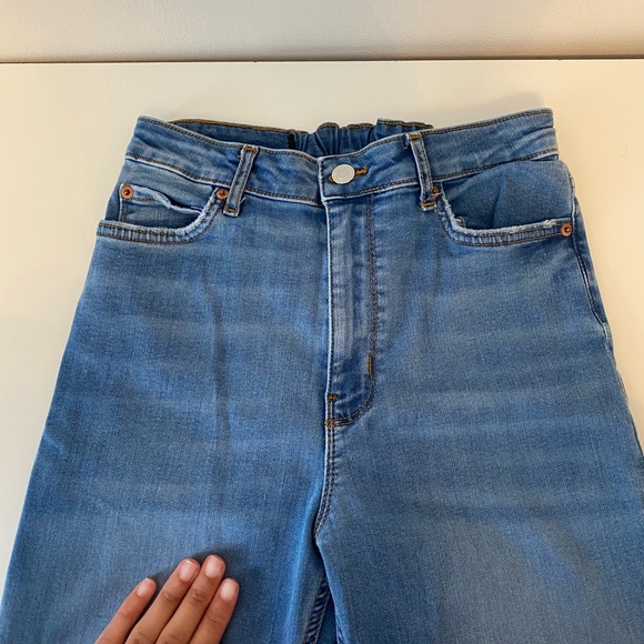 SKINNY FLARE JEANS FROM ZARA - Picture 3 of 6